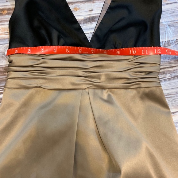 BCBG V-Neck Sleeveless Sash Satin Mini Dress Sz 2 - Picture 8 of 9